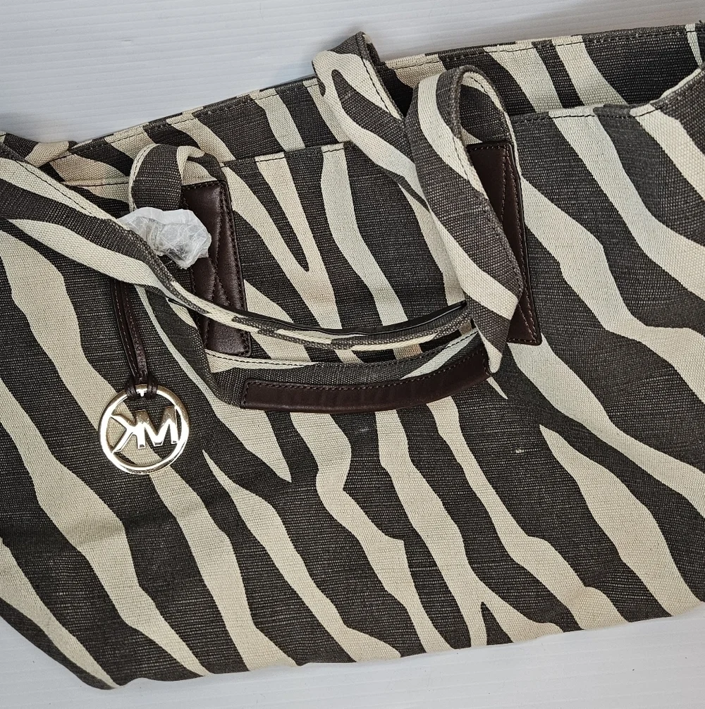 Michael Kors Large East West Animal Print Fabric Beach Tote Beige/ Brown